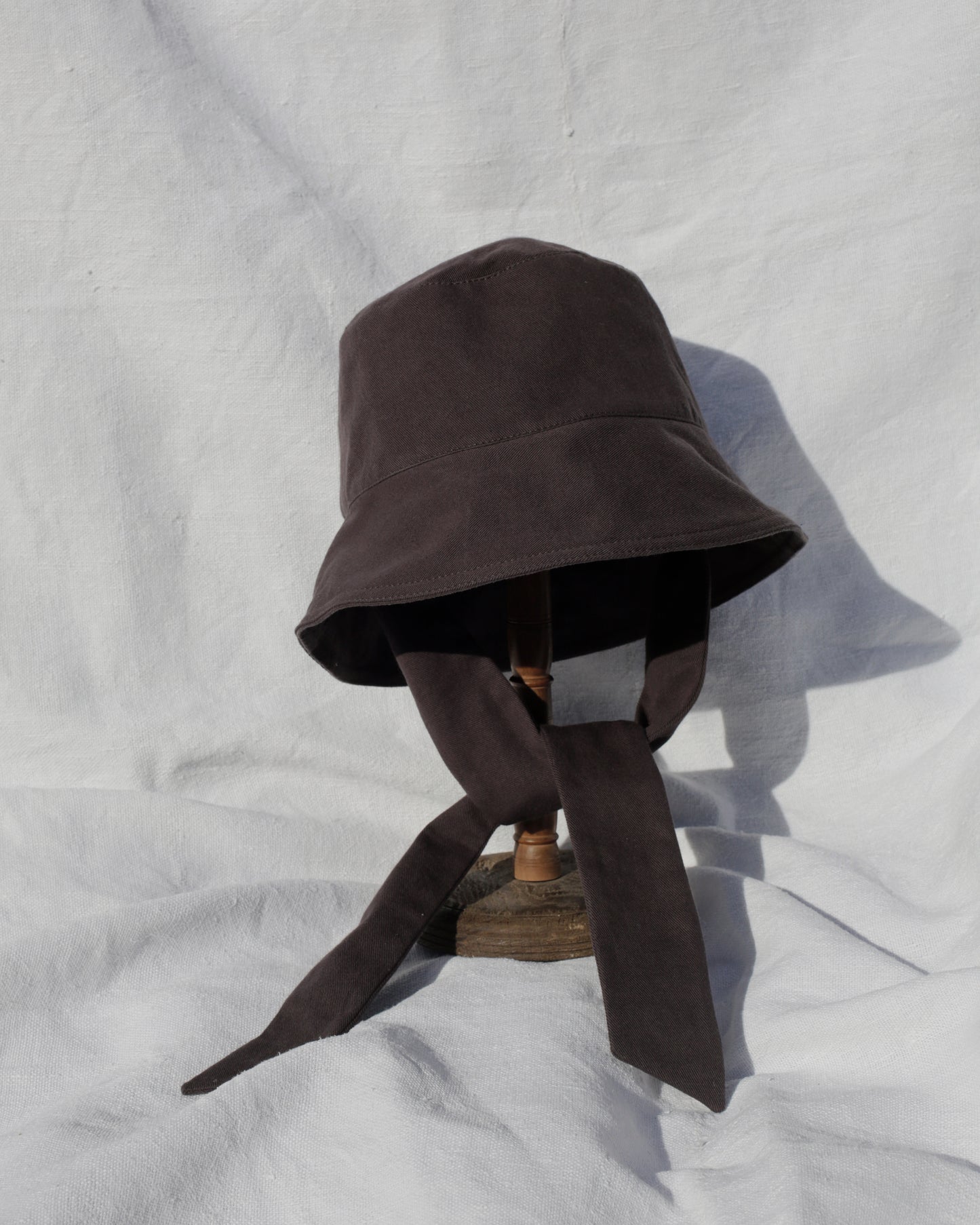 Mistral bob with tie