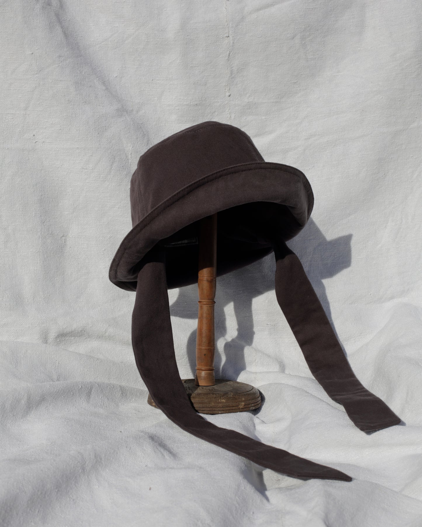 Mistral bob with tie