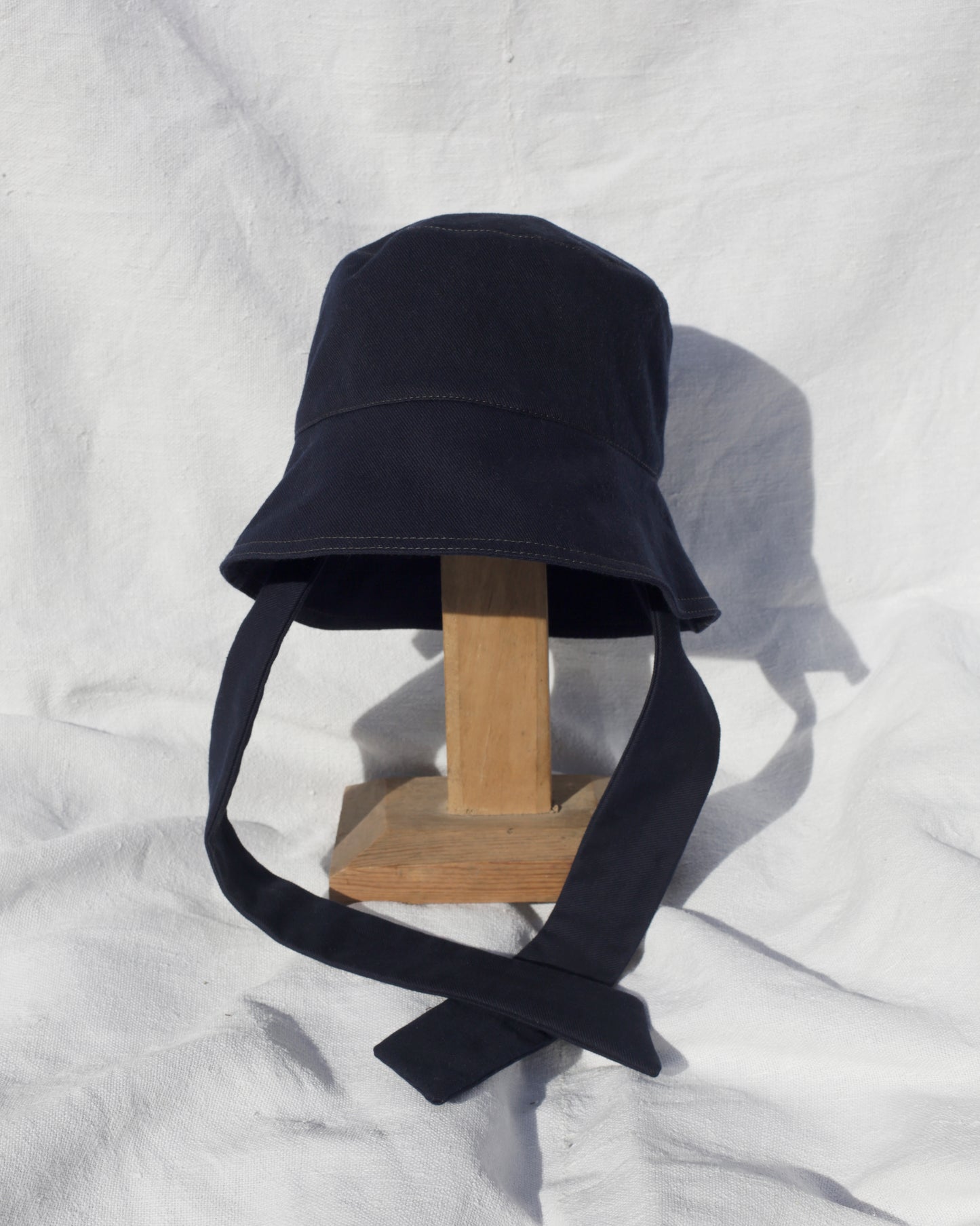 Mistral bob with tie