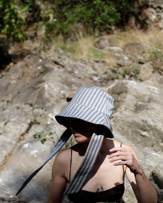 Mistral bob with tie