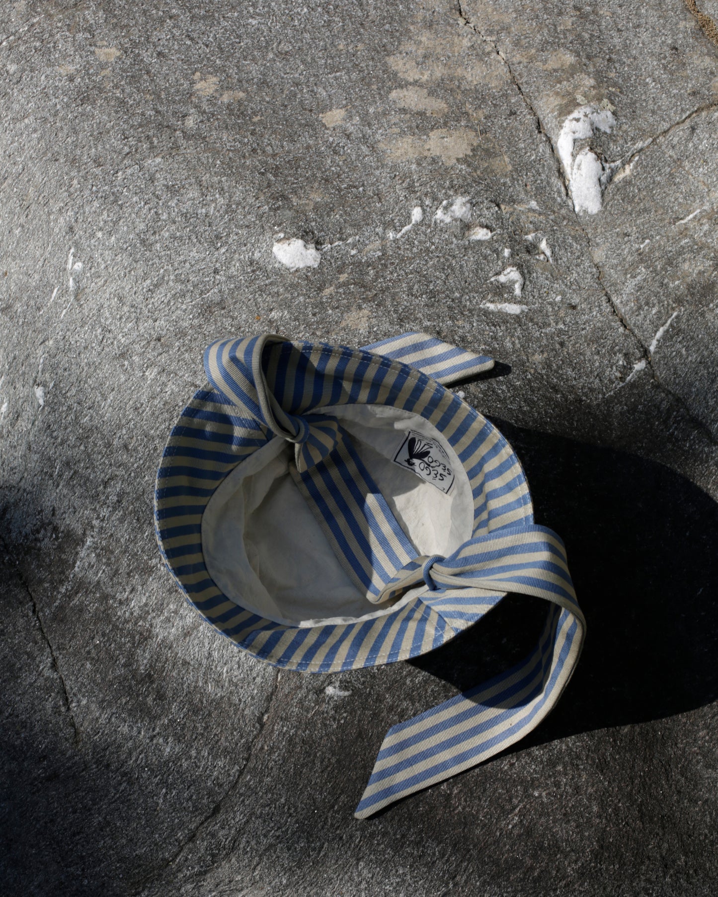 Mistral bob with tie