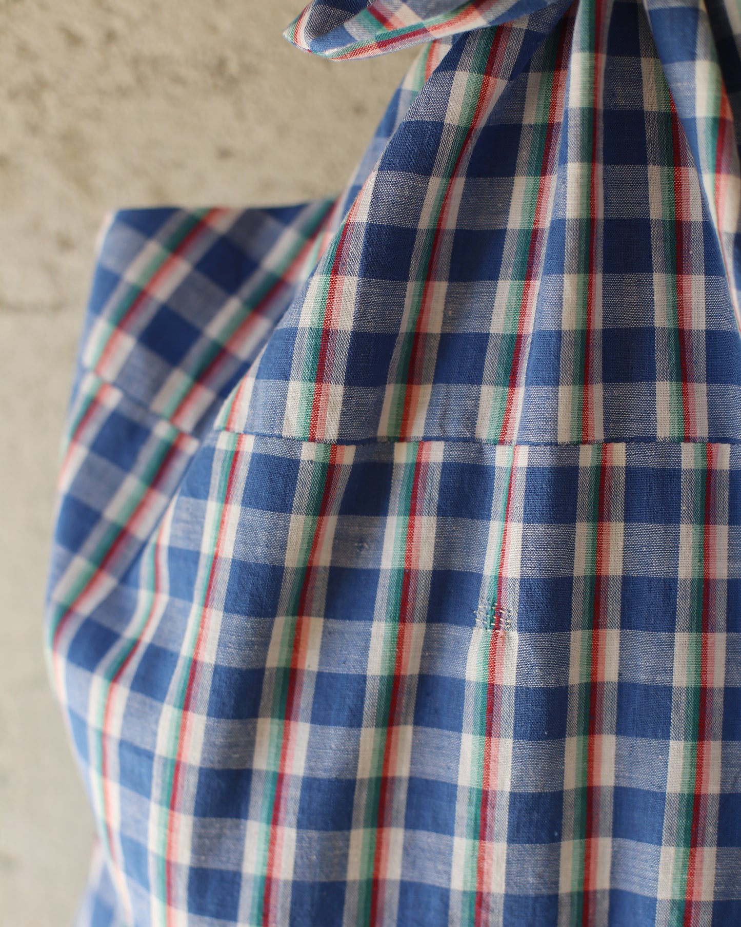 Baluchon sac du marché - coton carreaux français avec petite réparation