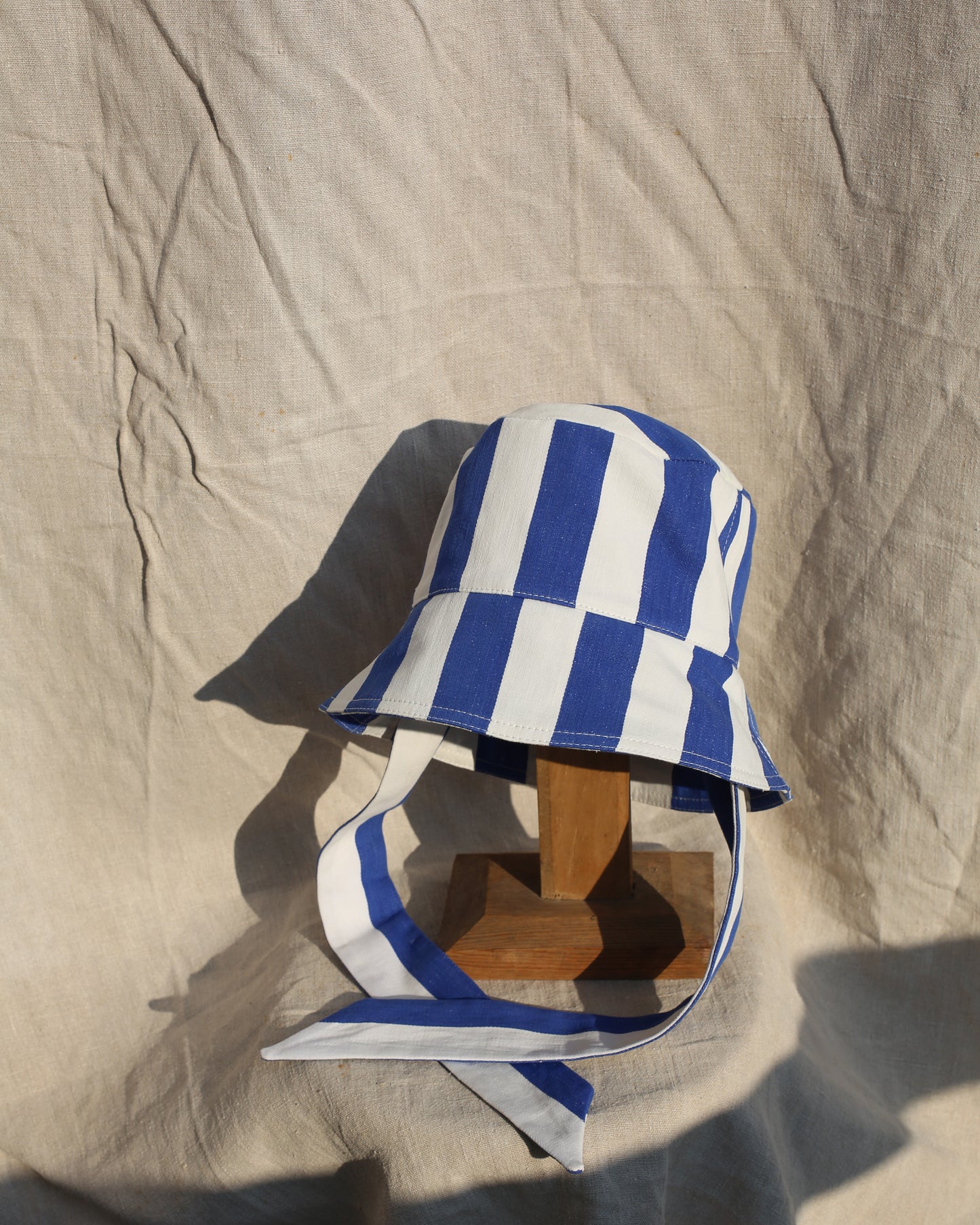 Mistral bob with tie