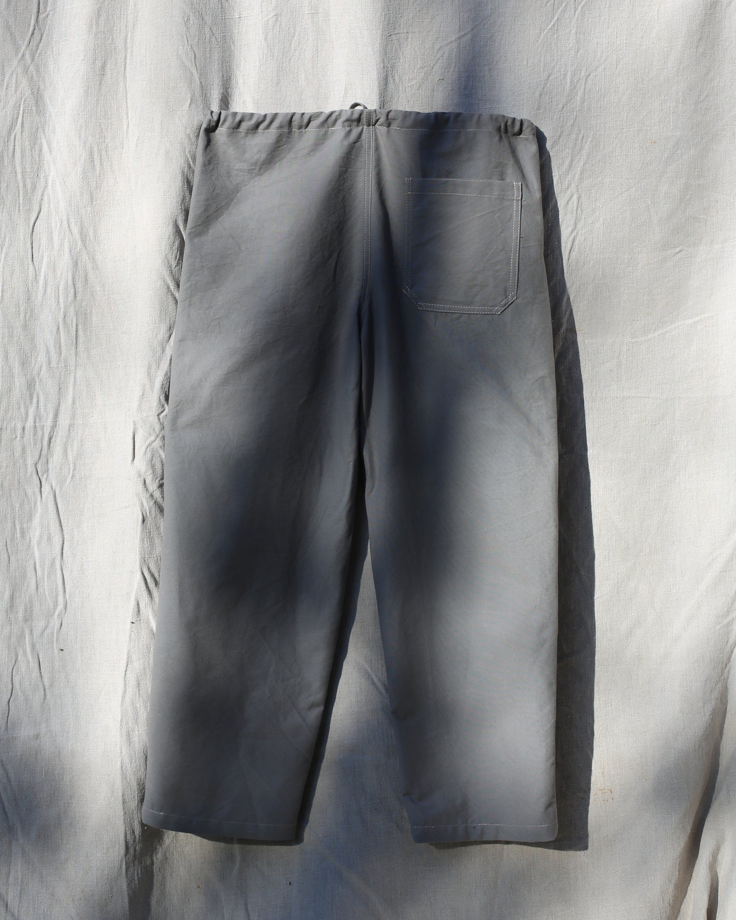 Stable trouser schiste
